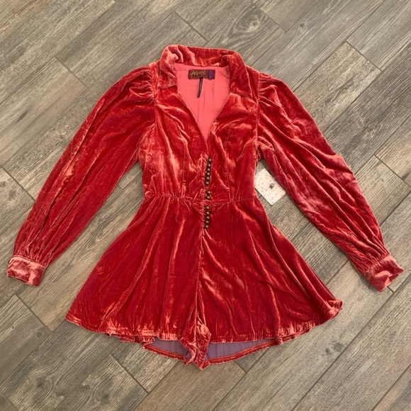 Last 1 NWT $200 Free People One Carnaby Velvet Romper Shorts Size 0 Red Deep V - Picture 7 of 15